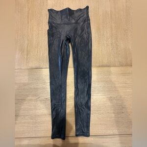 SPANX SPANXshape Faux Leather
Leggings